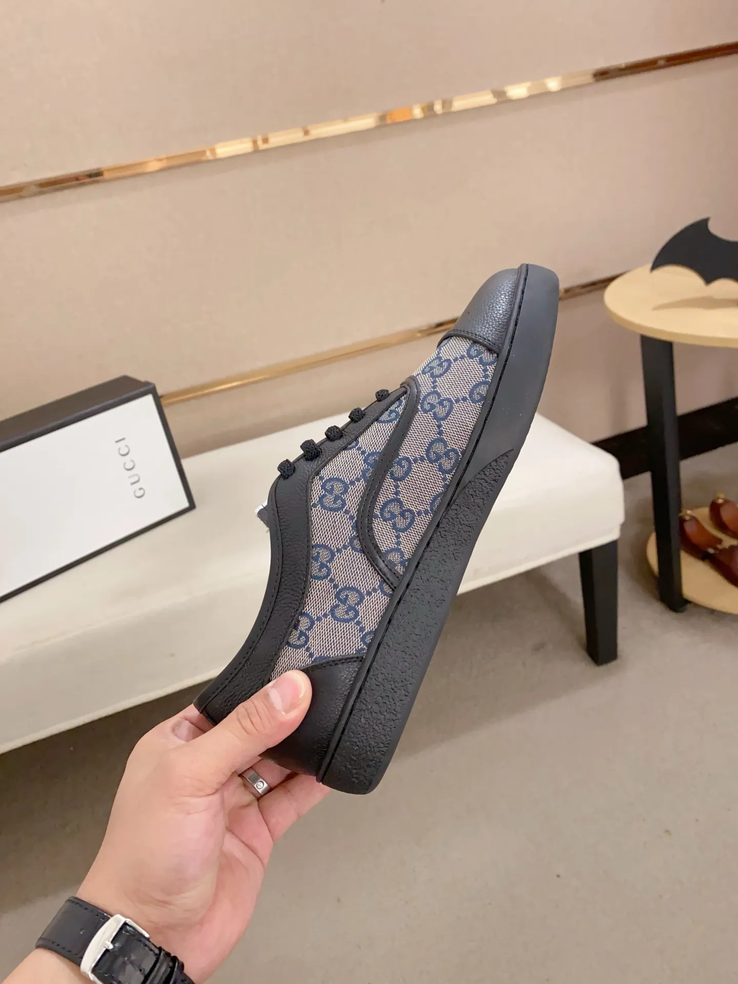 Men's clothing and shoes💰:400💰 (GUCCI) The latest model from the official website 🎁🎁Casual and fashionable men's shoes👟, hot style 💥The version is simple and elegant, exclusive for trendy men. Unique official website latest brand elements 👑Gucci original decoration, fashionable and generous, the fabric is original cowhide ✅sheepskin lining, the official website specifies wear-resistant casual outsole, the classic model is taken in kind at the counter🎬38-44 (45 is not returned or exchanged)